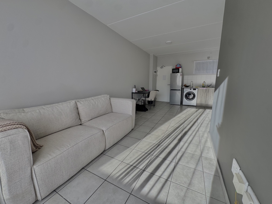 To Let 1 Bedroom Property for Rent in Parklands Western Cape